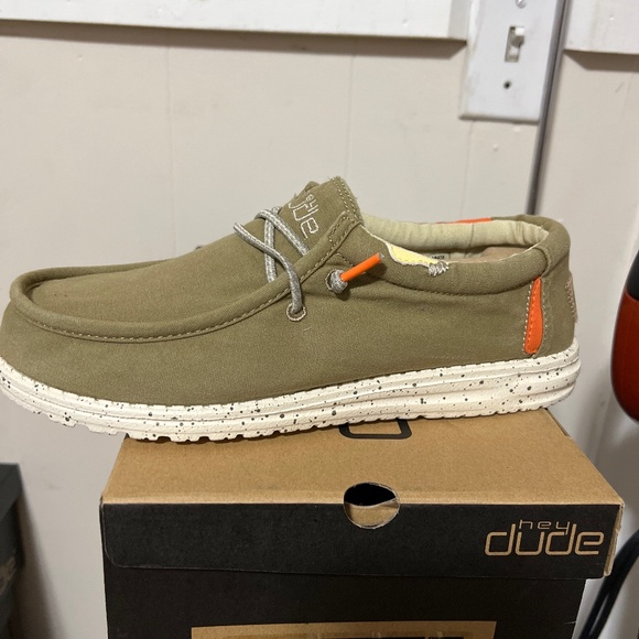 Hey dude Wally washed kalamata - Picture 1 of 2